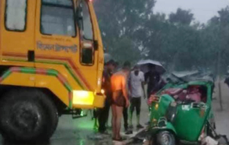 বগুড়ায় ট্রাক চাপায় একই পরিবারের ৩ জ‌নসহ প্রাণ গেল ৪ জনের