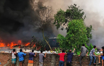 গাজীপুরে বিগবস কারখানায় আগুন