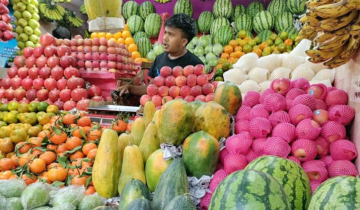 ইফতারের ফলের দাম বাড়ছে, দেখার কেউ নেই